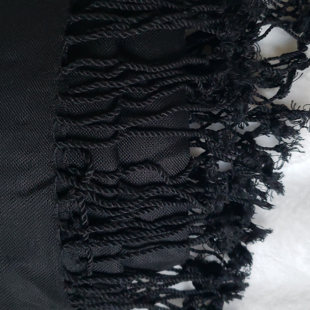 BLACK SCARF‎ WITH FRINGE - Picture 6 of 6